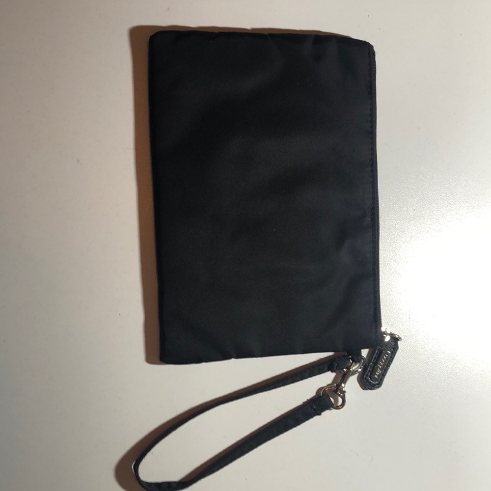 Baggallini RFID wristlet